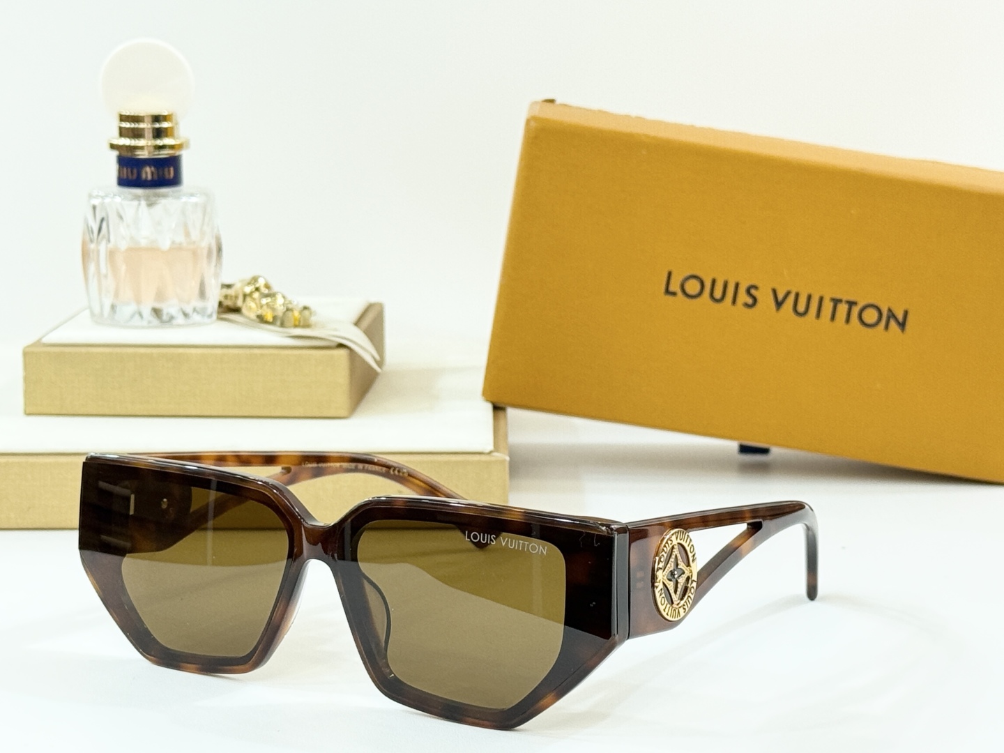  LOUIS VUITTON
MODZ2004U
Size67口12 145
