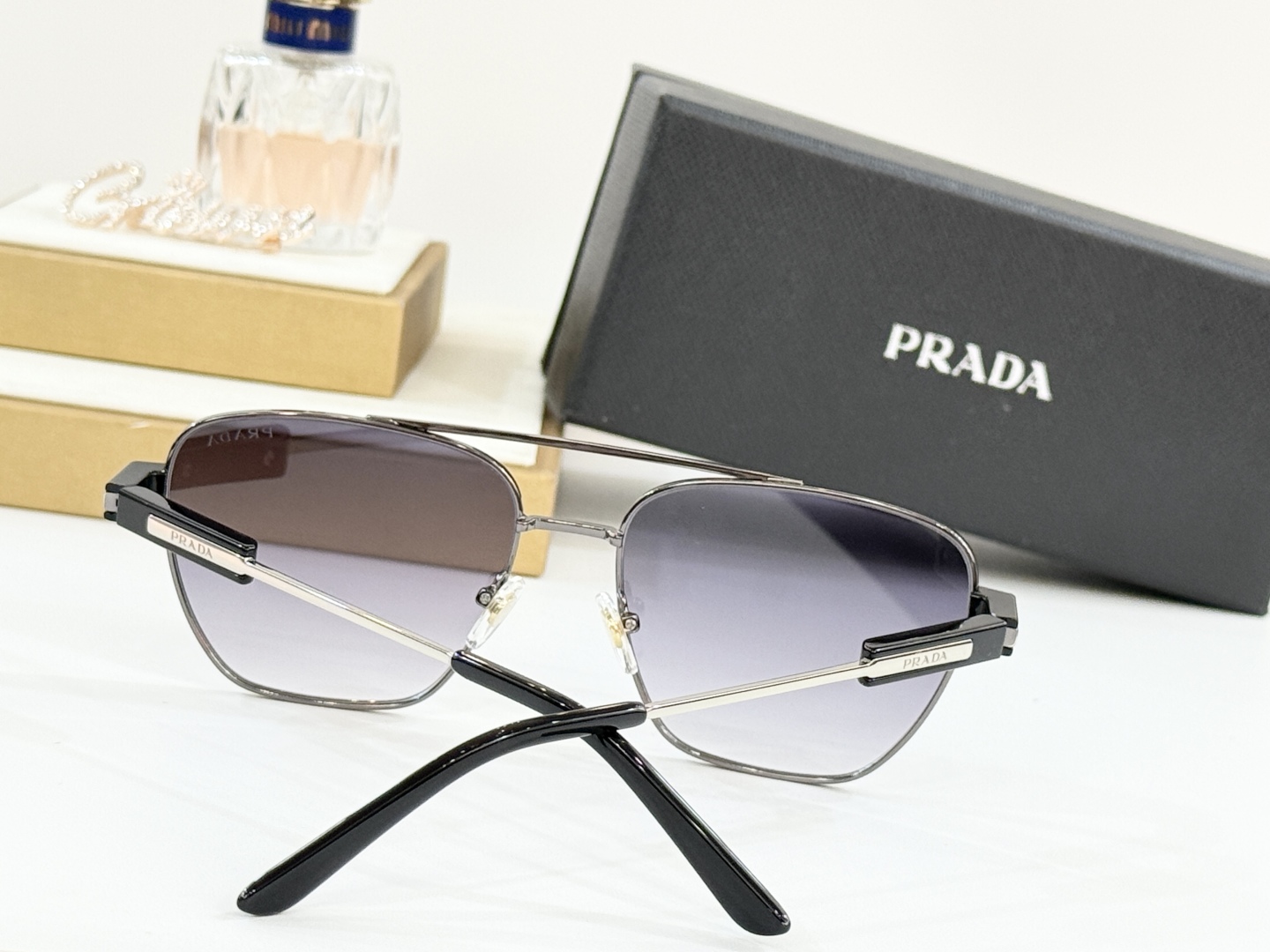  PRADA
MOD：PRA78-S
Size：58-17-145

