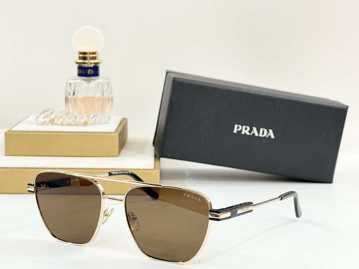  PRADA
MOD：PRA78-S
Size：58-17-145

