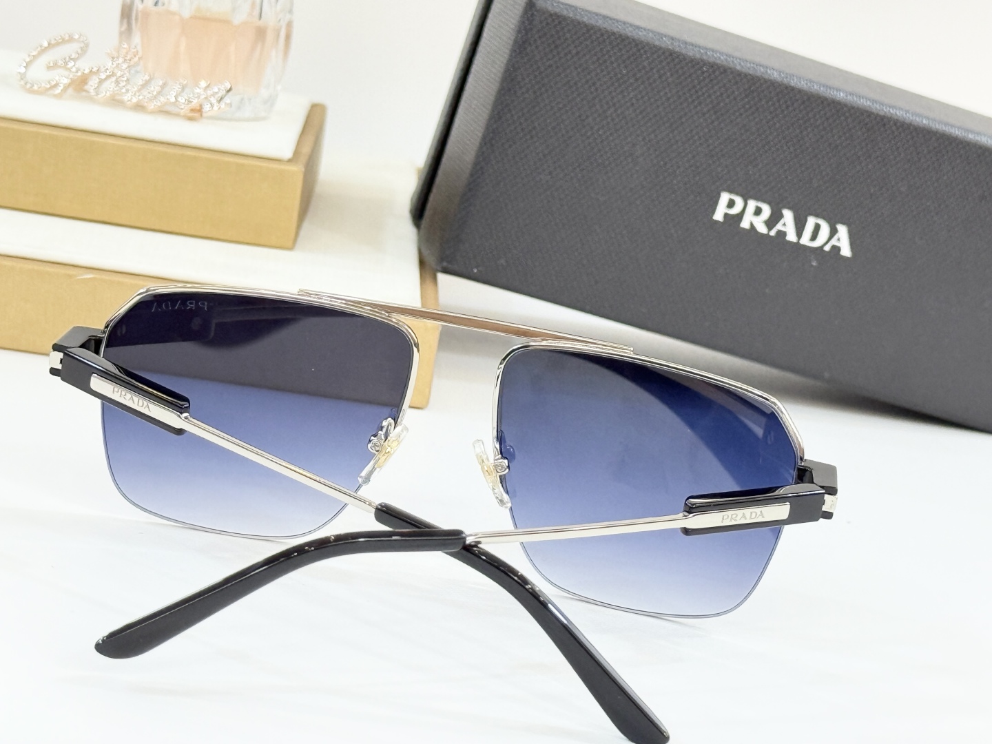  PRADA
MOD：PRA77-S
Size：58-18-145
