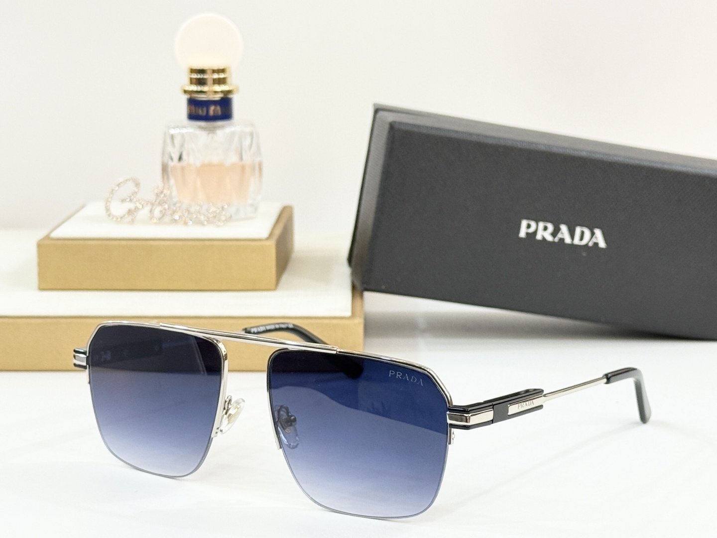  PRADA
MOD：PRA77-S
Size：58-18-145

