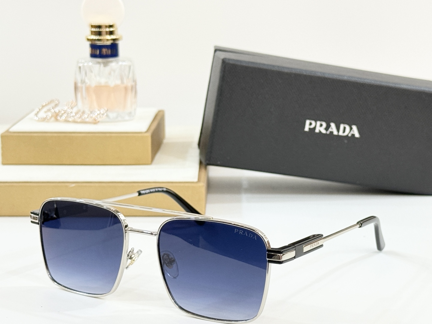  PRADA
MOD：PRA76-S
Size：58-17-145
