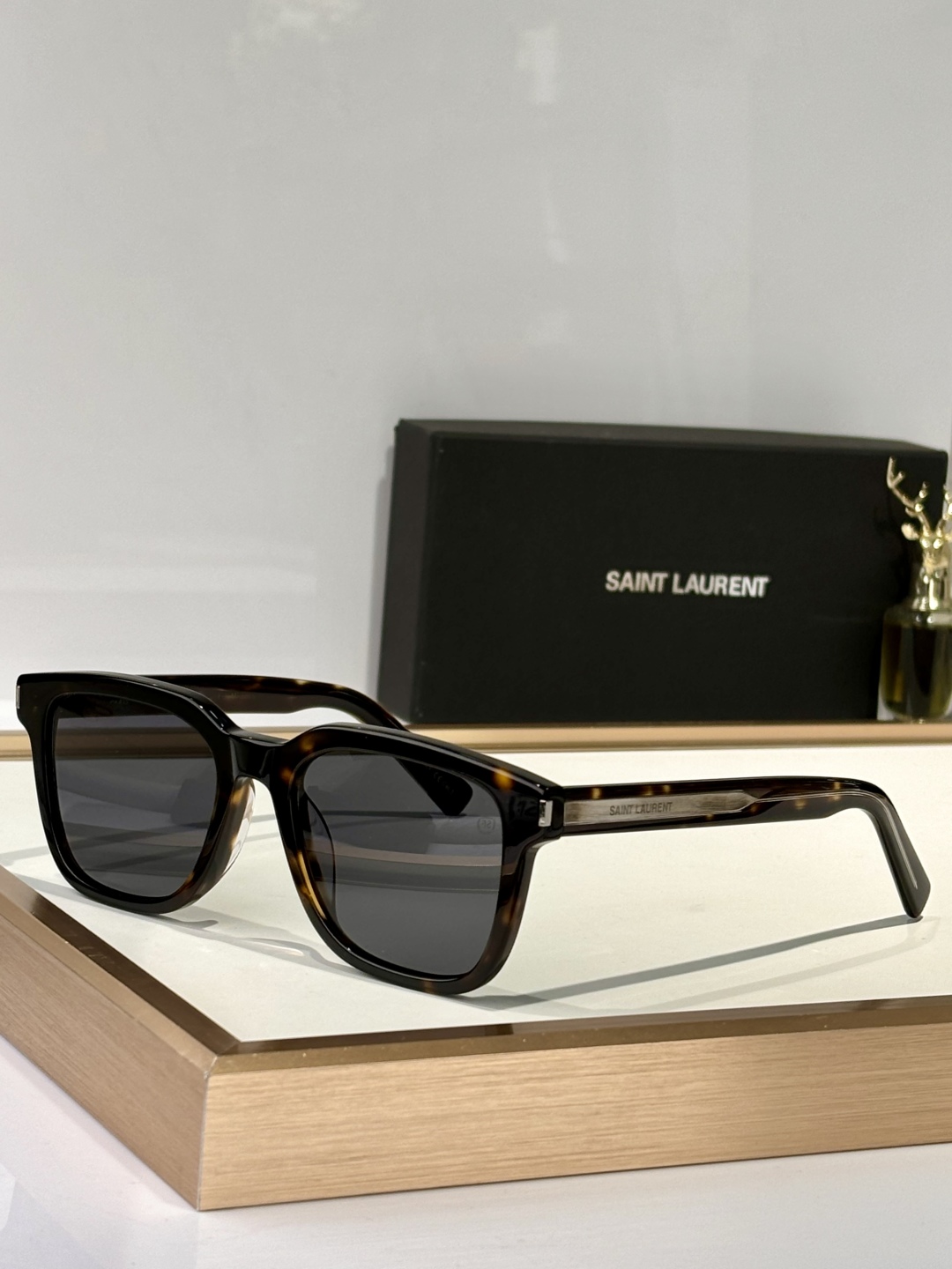  SAINT LAUREN*
MODSL717
Size52口19-140

