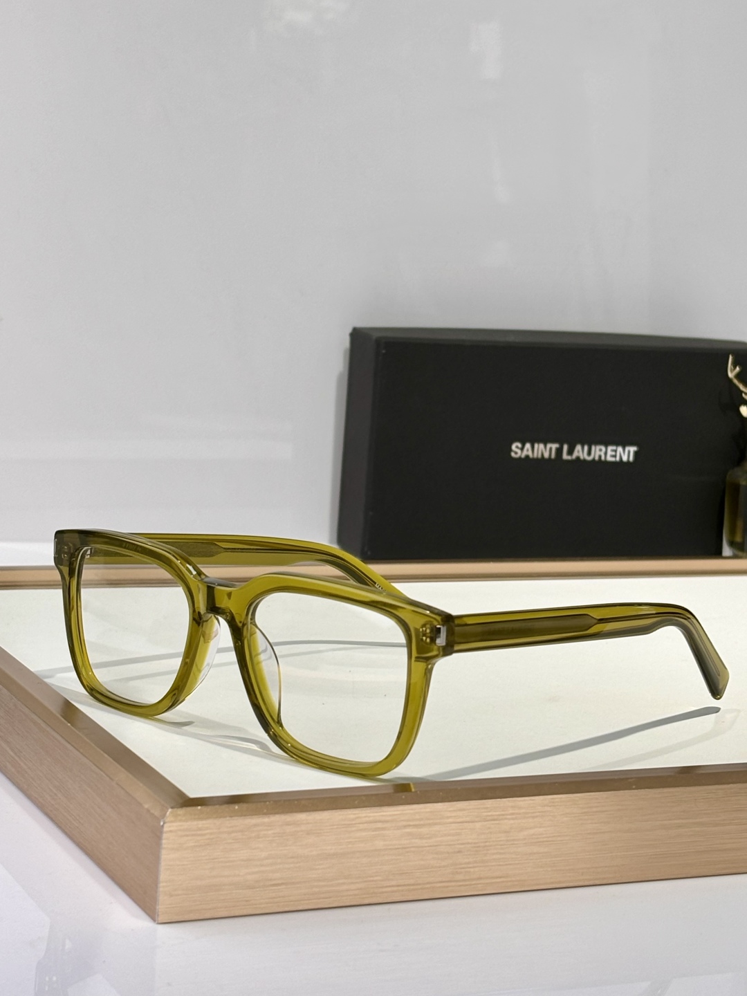  SAINT LAUREN*
MODSL717
Size52口19-140

