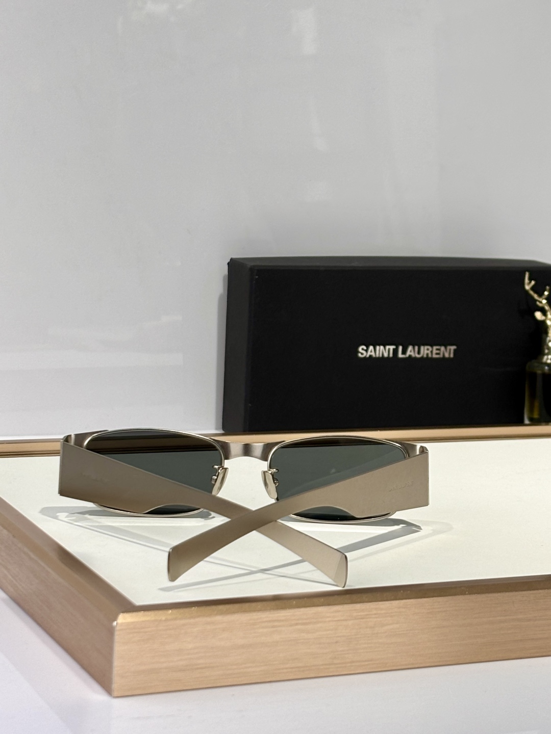  SAINT LAUREN*
MODSL738
Size54口18-140
