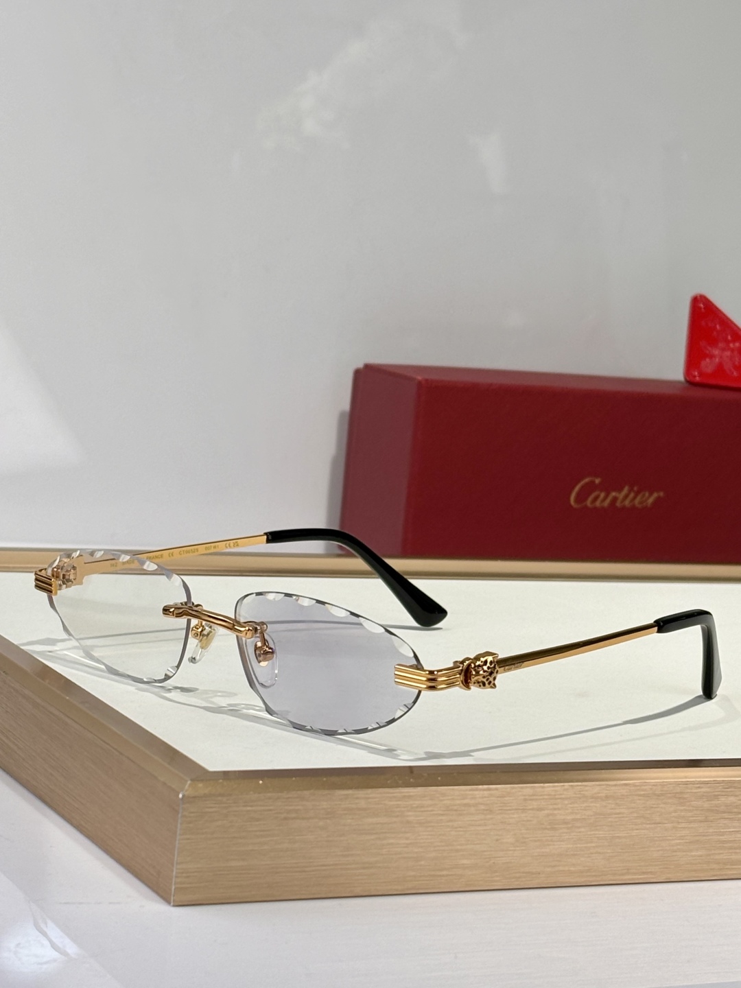  Cartie*
MODEL：CT0652S 
SIZE 57口17-142
