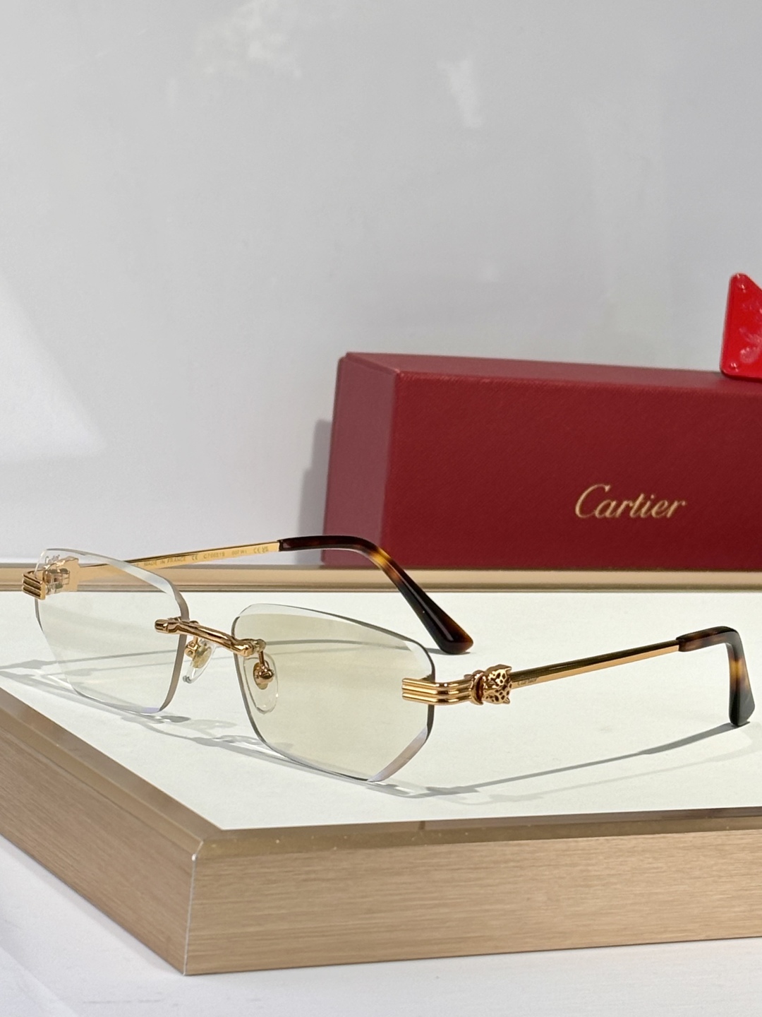  Cartie*
Mod：CT0651S
Size：59-17-142
Photo Chromic
 O