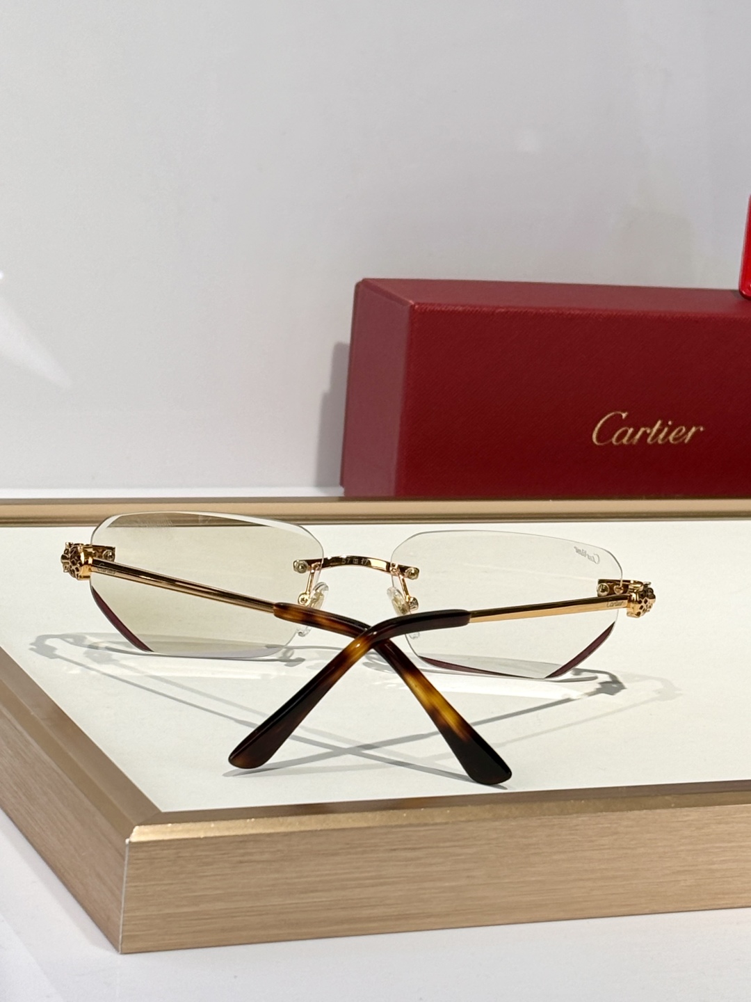  Cartie*
Mod：CT0651S
Size：59-17-142
Photo Chromic
 O
