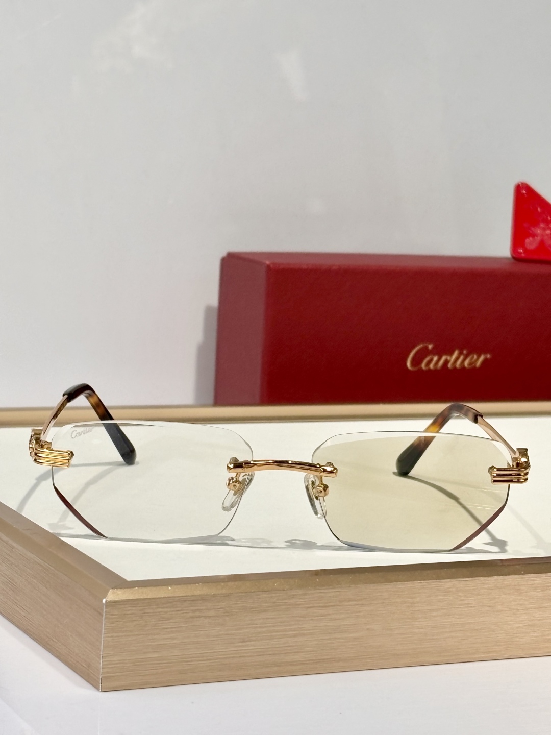  Cartie*
Mod：CT0651S
Size：59-17-142
Photo Chromic
 O