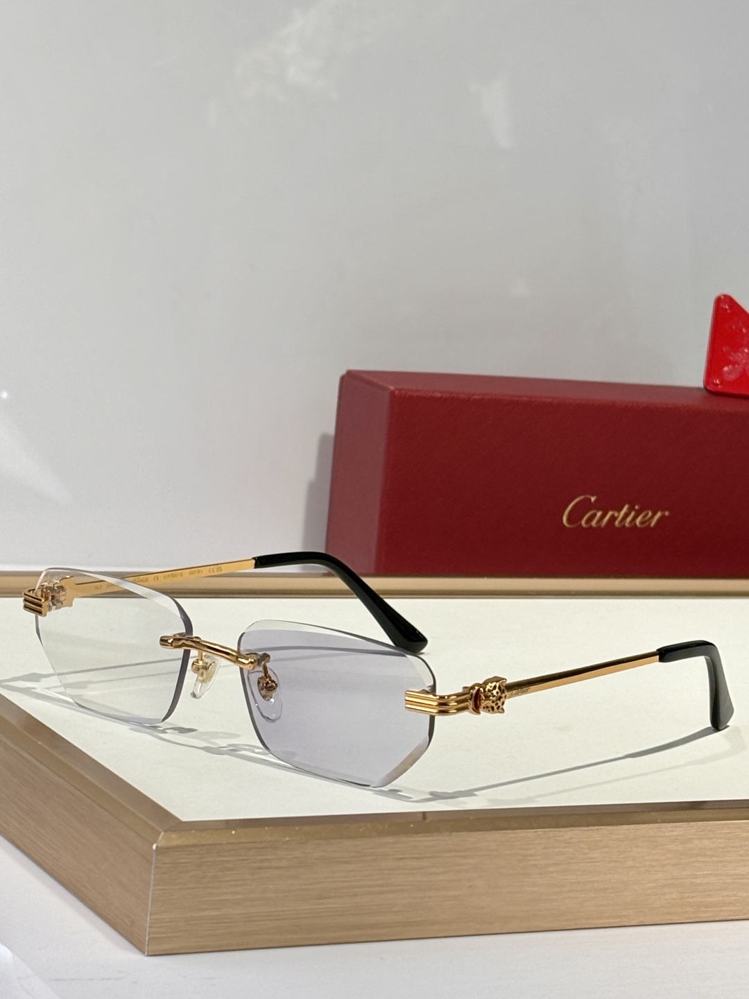  Cartie*
Mod：CT0651S
Size：59-17-142
Photo Chromic
 O