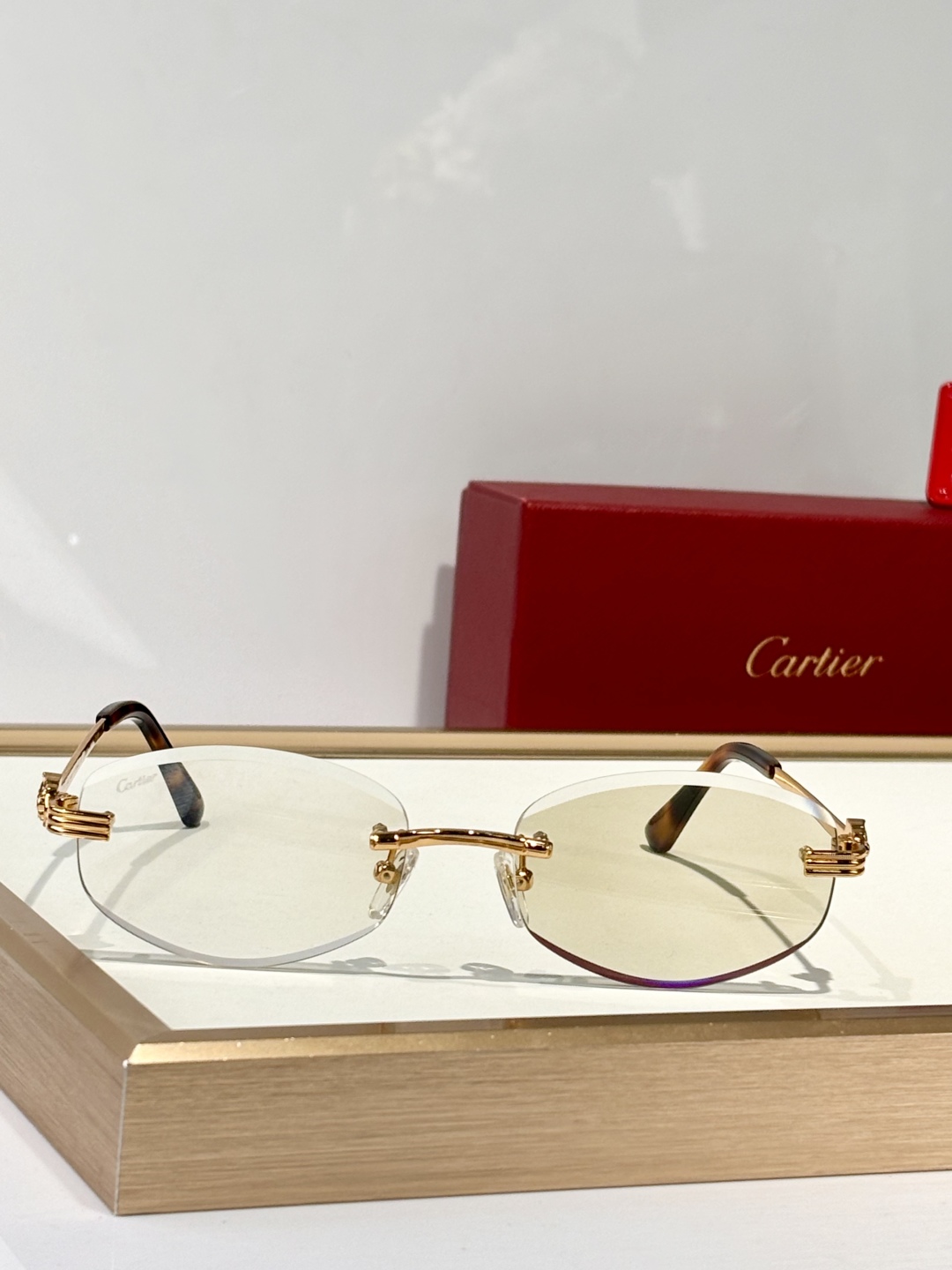  Cartie*
Mod：CT0650S
Size：59-17-142
Photo Chromic
 O