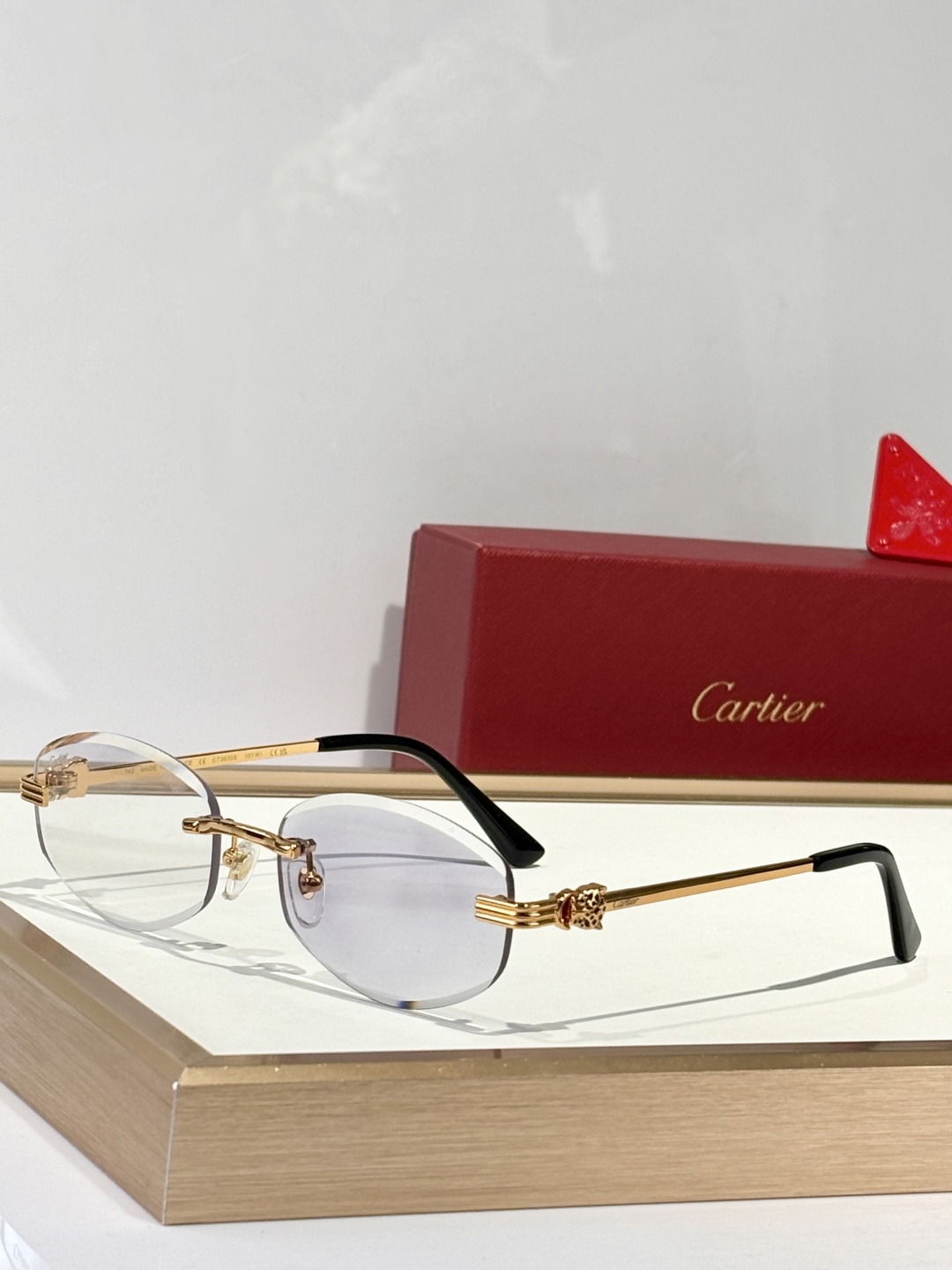  Cartie*
Mod：CT0650S
Size：59-17-142
Photo Chromic
 O