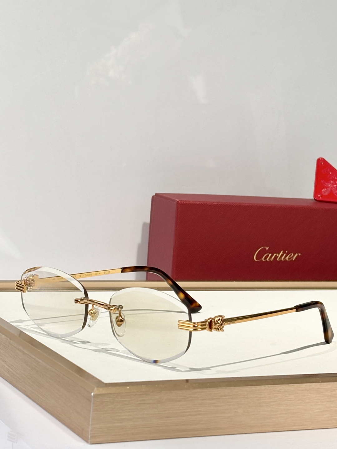  Cartie*
Mod：CT0650S
Size：59-17-142
Photo Chromic
 O