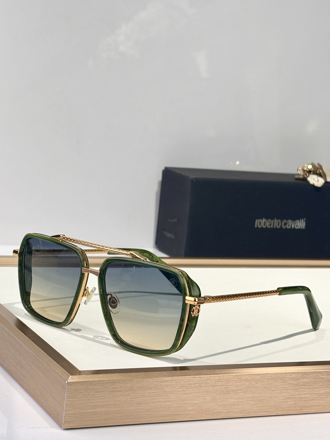  Roberto Cavalie*
MODEL：SRC036M
SIZE：57口17-145
