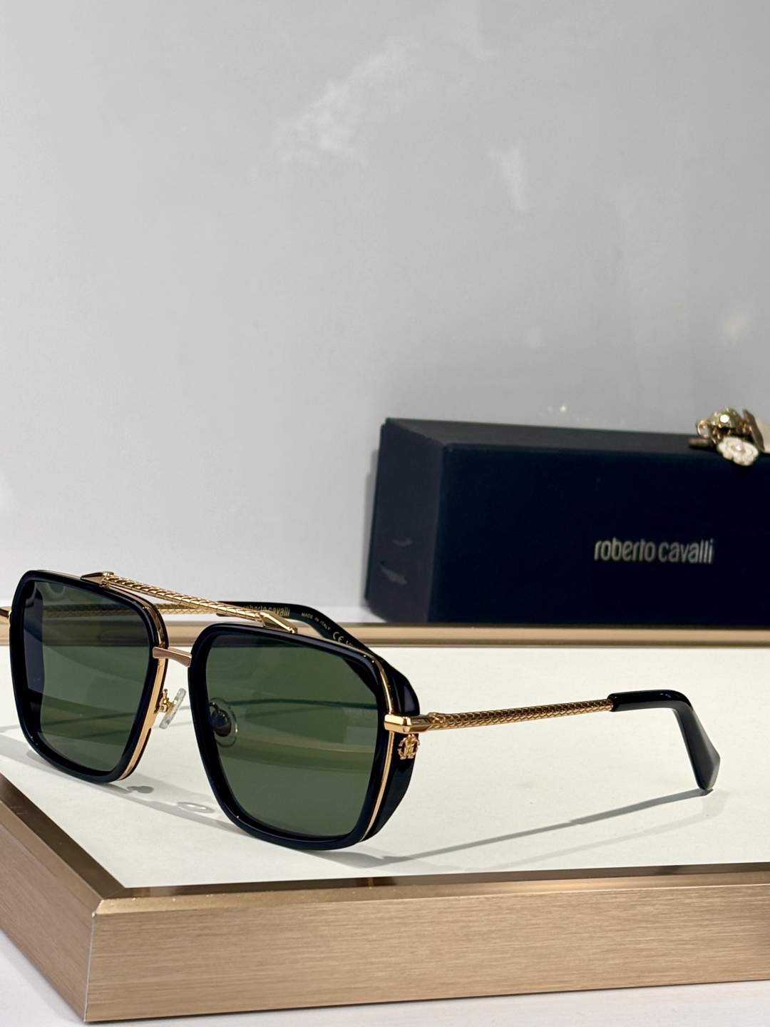  Roberto Cavalie*
MODEL：SRC036M
SIZE：57口17-145

