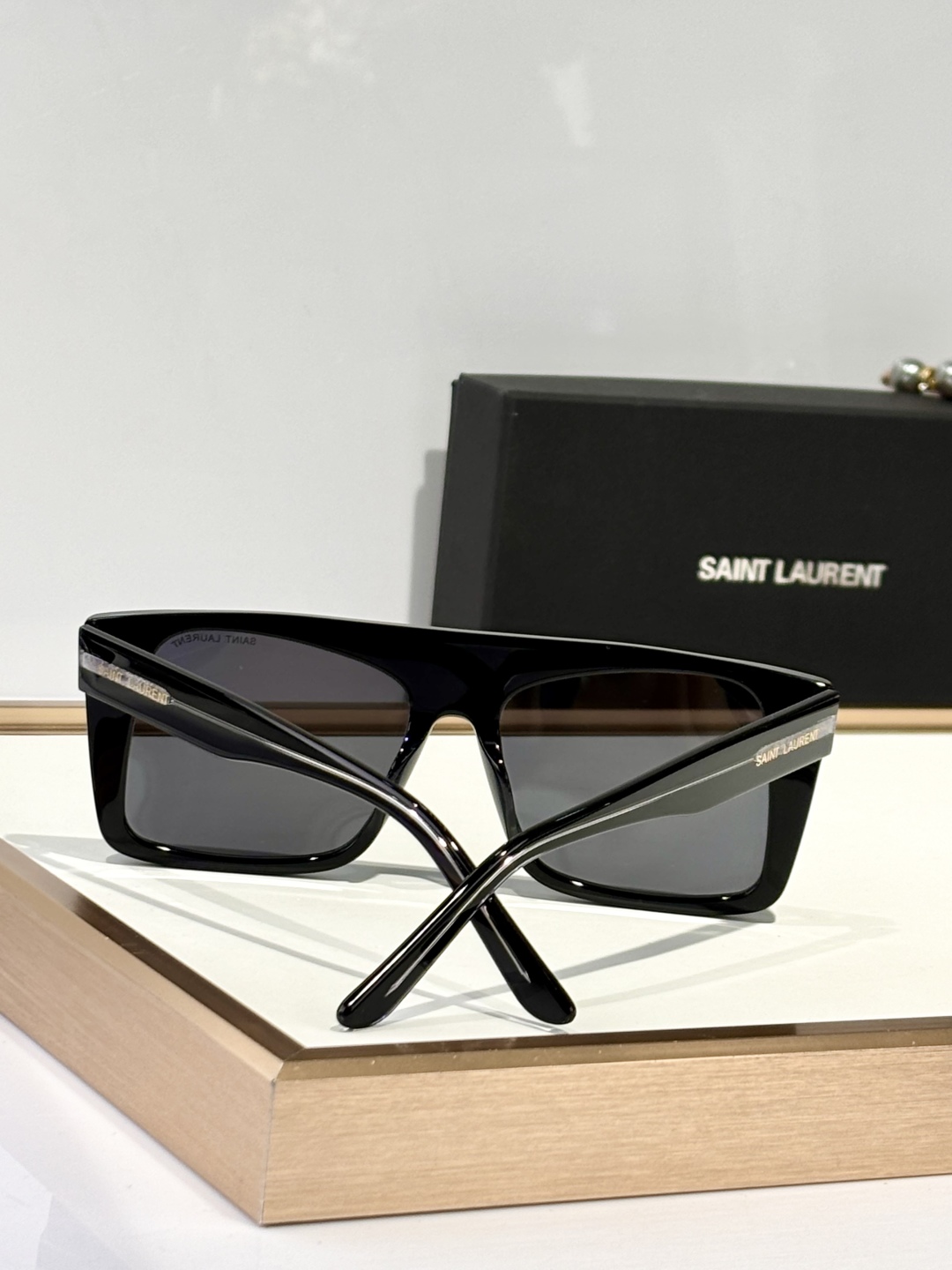  Saint Lauren*
Mod：SL
Size：58-17-145

