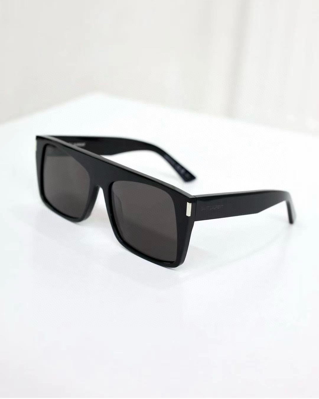  Saint Lauren*
Mod：SL
Size：58-17-145
