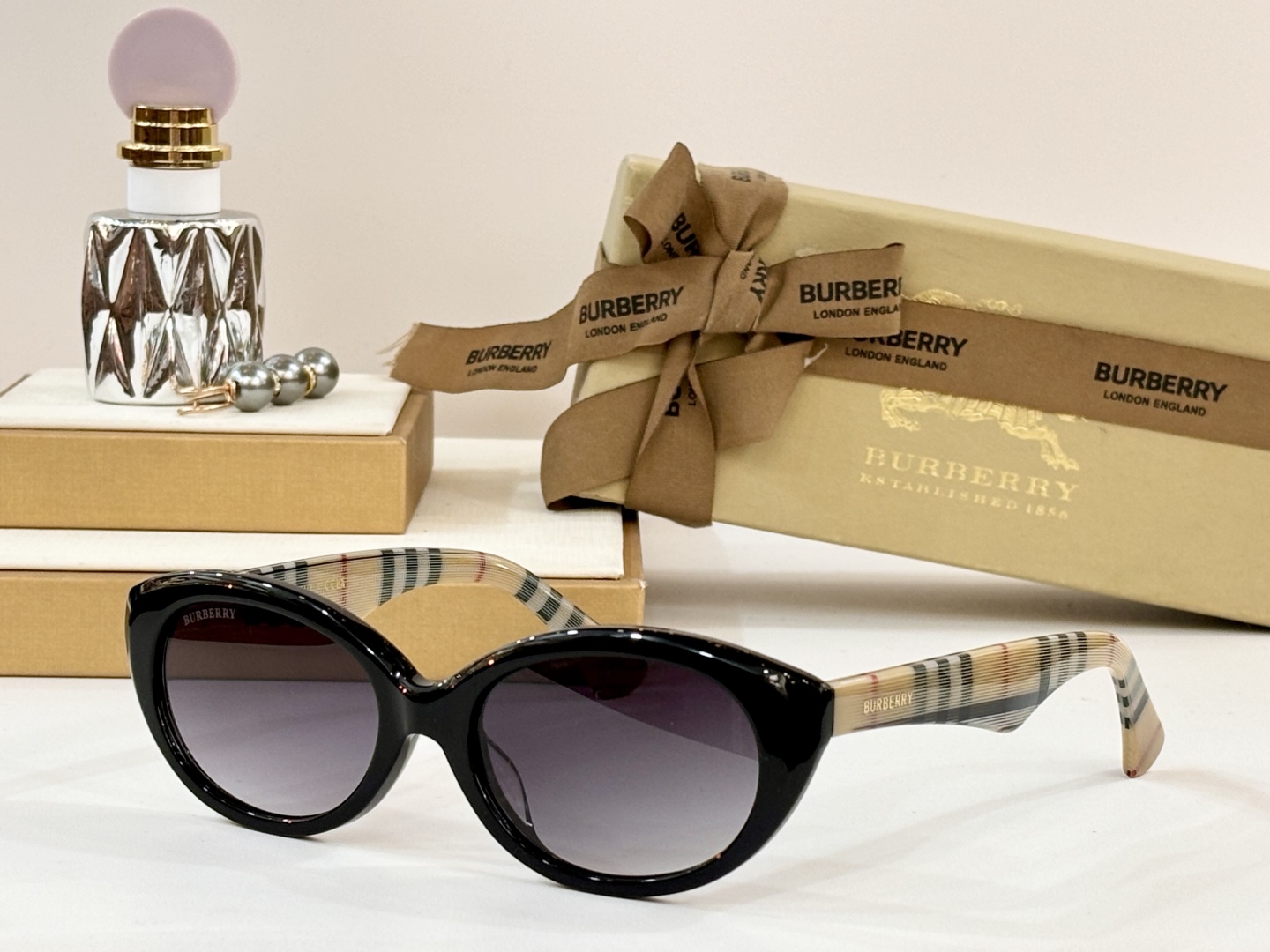  BURBERRY
MOD：BE6016
Size：54口20 145
