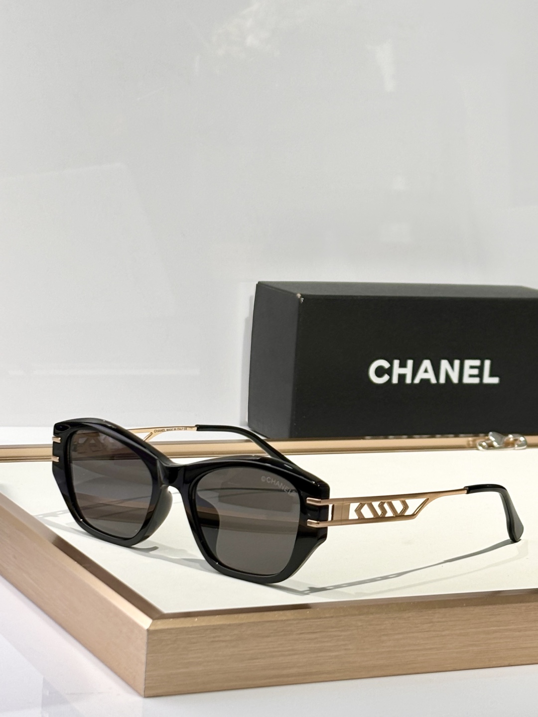  CHANEL
MOD：CH6826
Size：53口20-147
