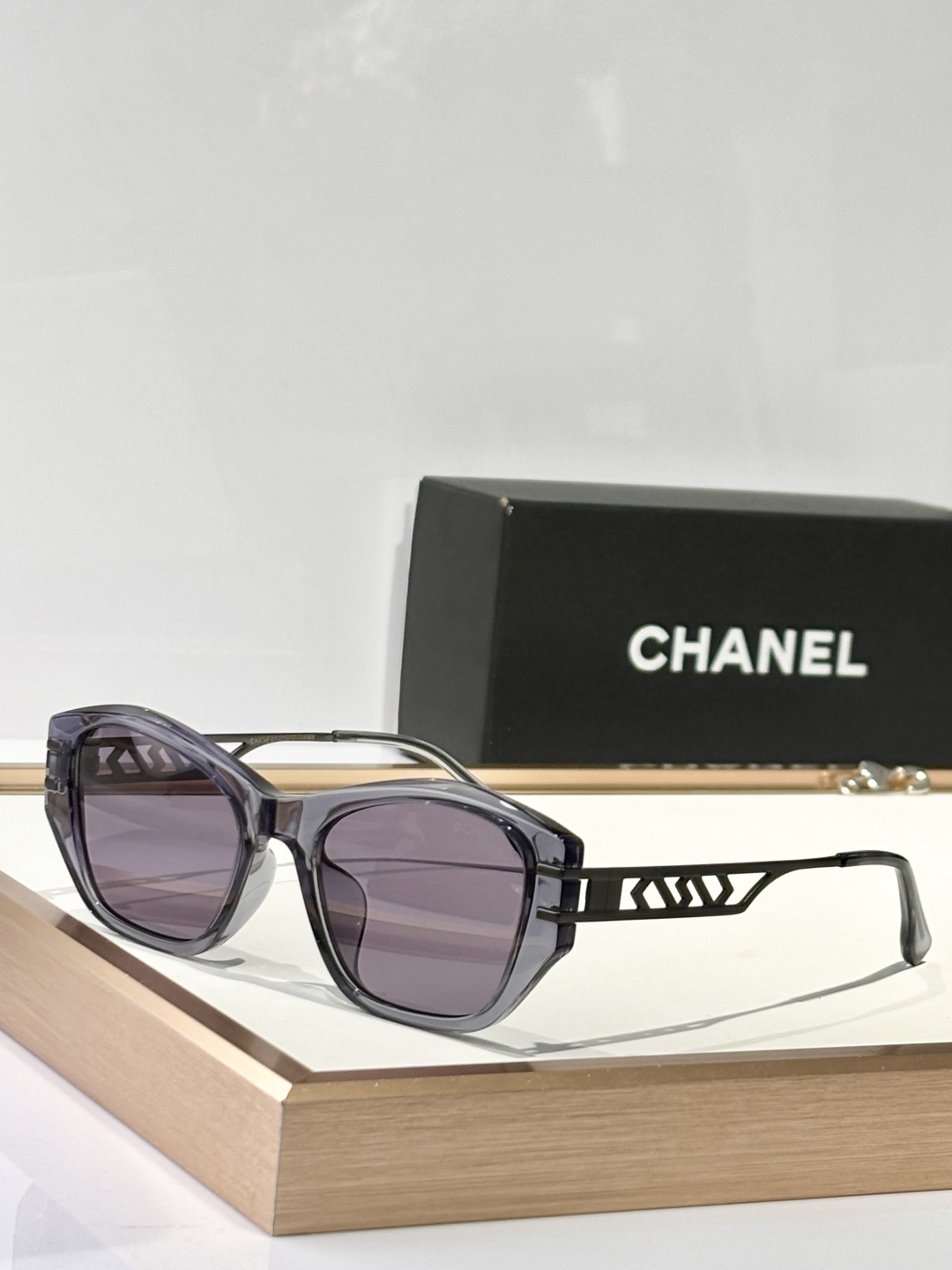  CHANEL
MOD：CH6826
Size：53口20-147
