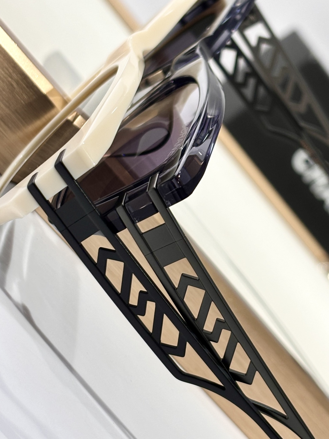  CHANEL
MOD：CH6826
Size：53口20-147
