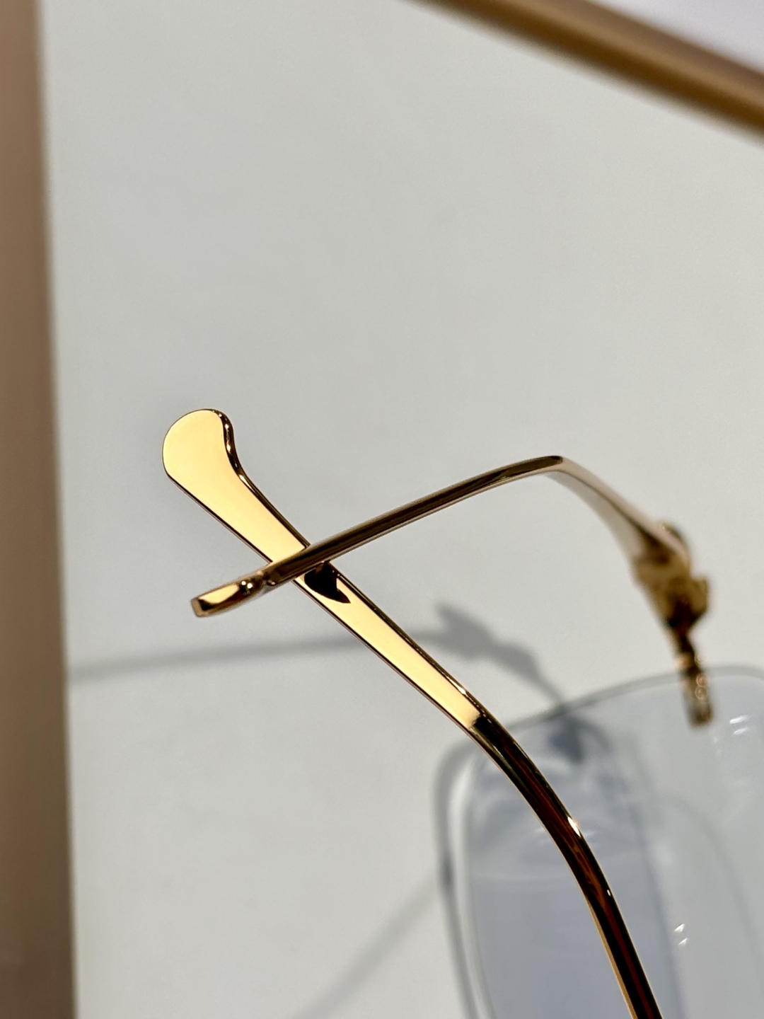  Cartie*
Mod：CT0479S
Size：60-18-140
Photo Chromic
