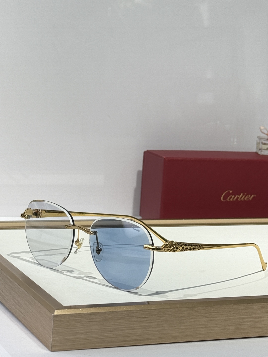  Cartie*
Mod：CT0480
Size：60-18-140
Photo Chromic
变色镜