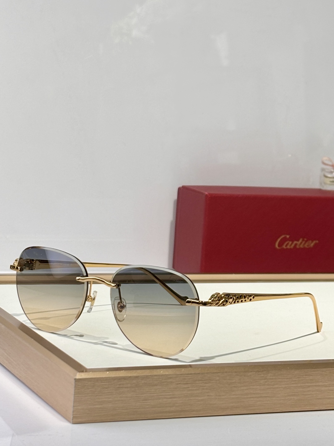  Cartie*
Mod：CT0480S
Size：60-18-140
Photo Chromic
