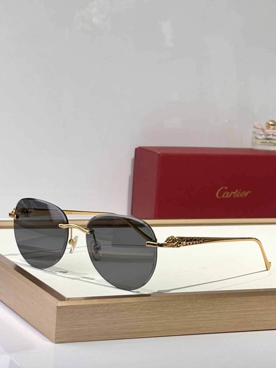  Cartie*
Mod：CT0480S
Size：60-18-140
Photo Chromic
