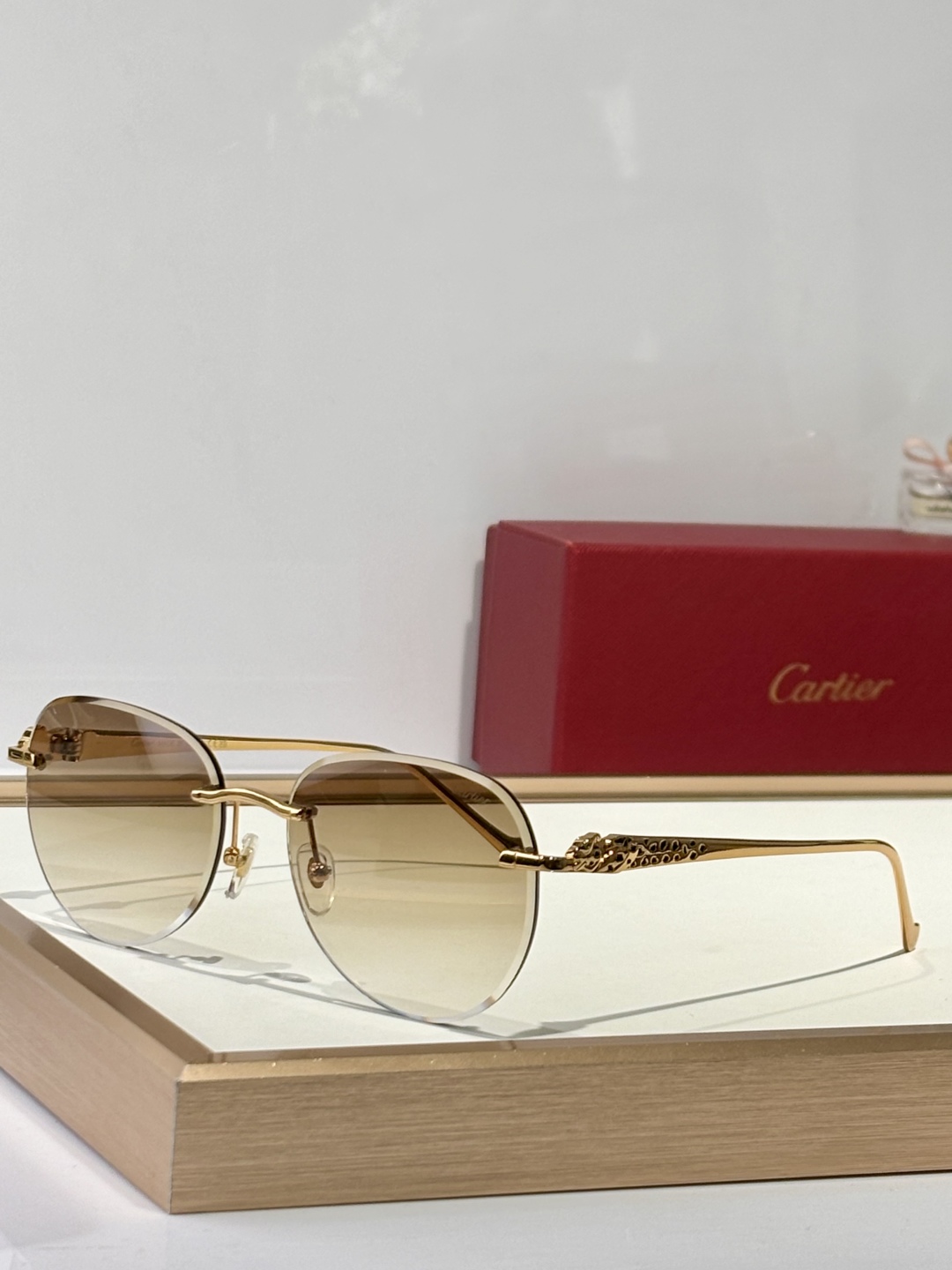  Cartie*
Mod：CT0480S
Size：60-18-140
Photo Chromic
