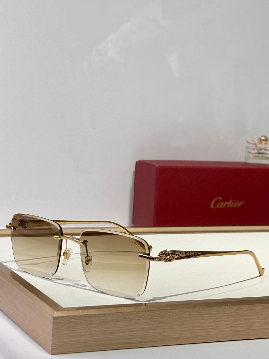  Cartie*
Mod：CT0479S
Size：60-18-140
Photo Chromic
