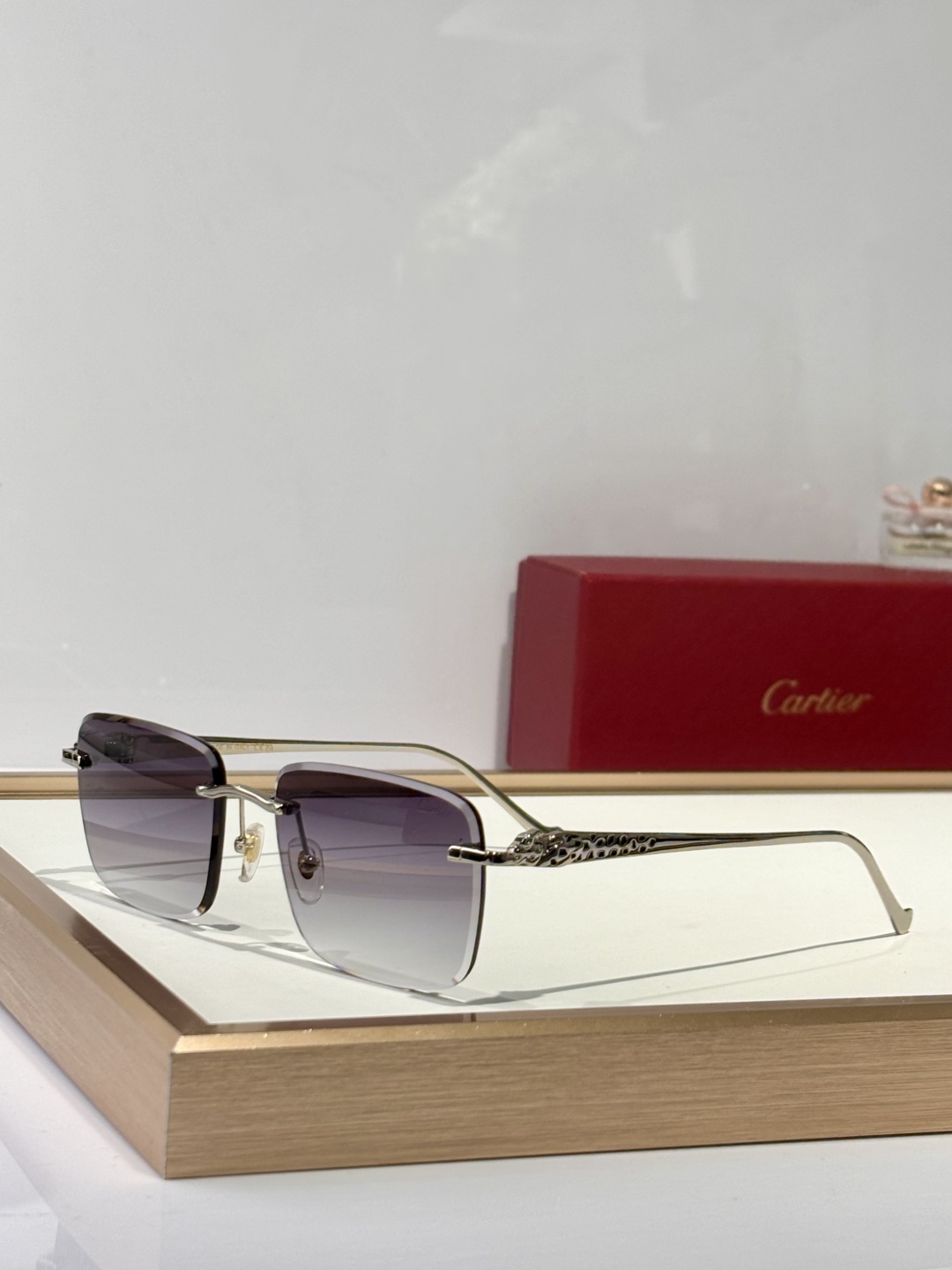  Cartie*
Mod：CT0479S
Size：60-18-140
Photo Chromic

