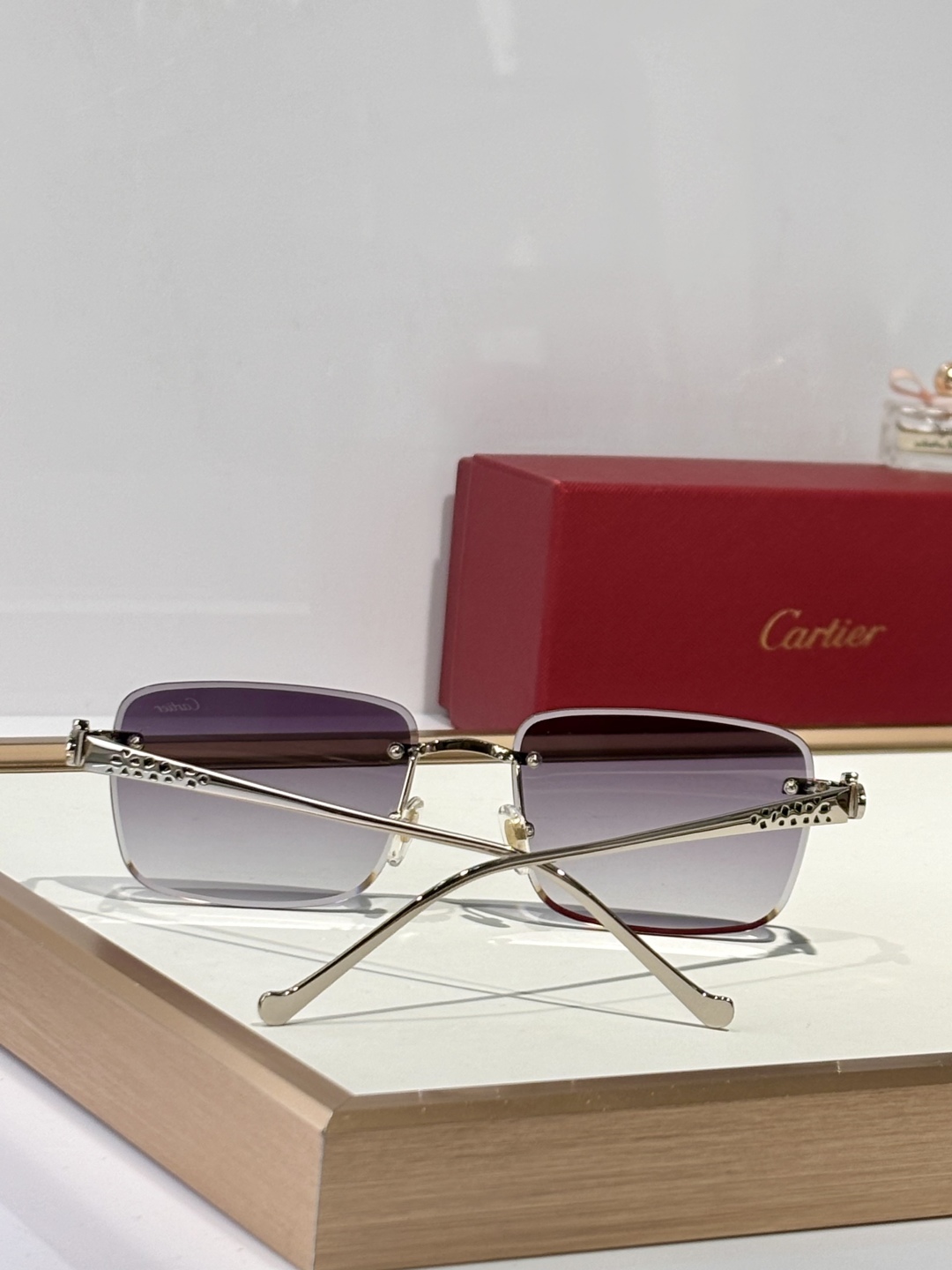  Cartie*
Mod：CT0479S
Size：60-18-140
Photo Chromic
