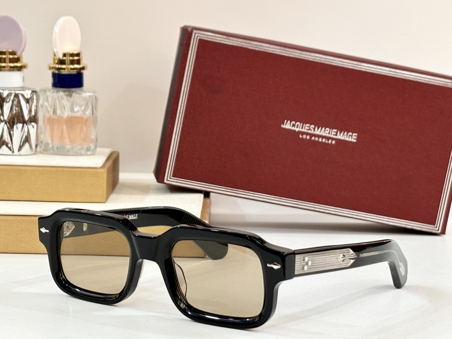  JACQUES MARIE MAG*
MODEL： SANDRO
SIZE：51口22-146
