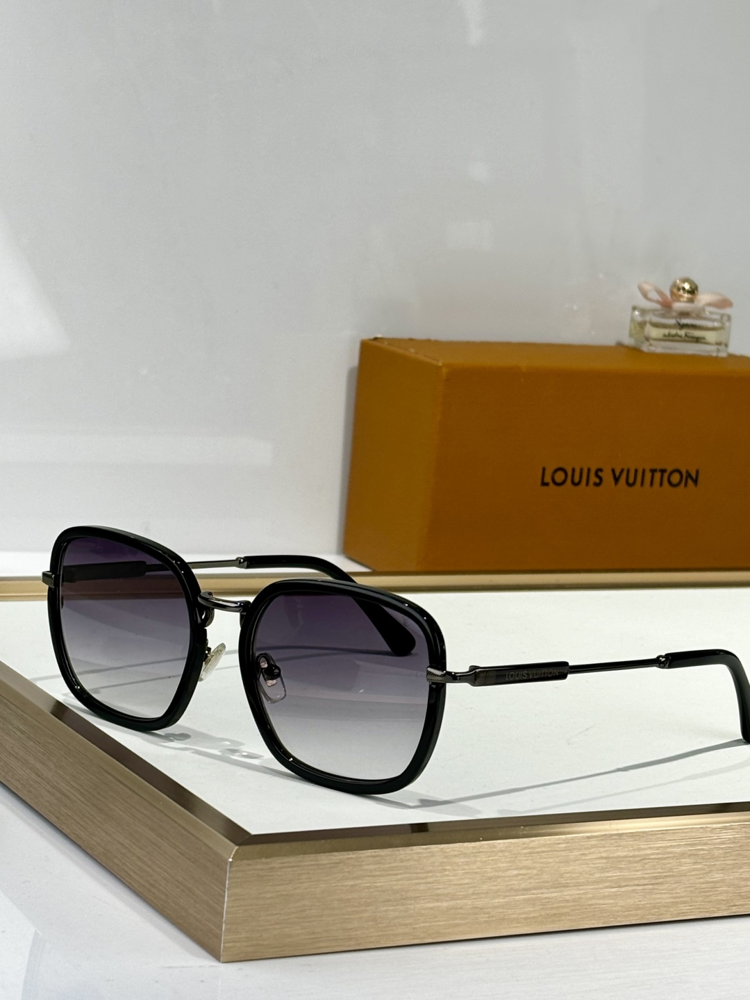  LOUI
MOD：Z2065W
size55口19-145

