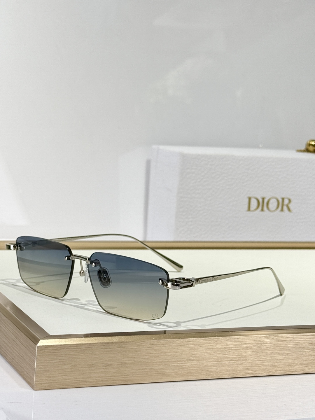  DIOR
CDiorS4U
Size：59口14 135
