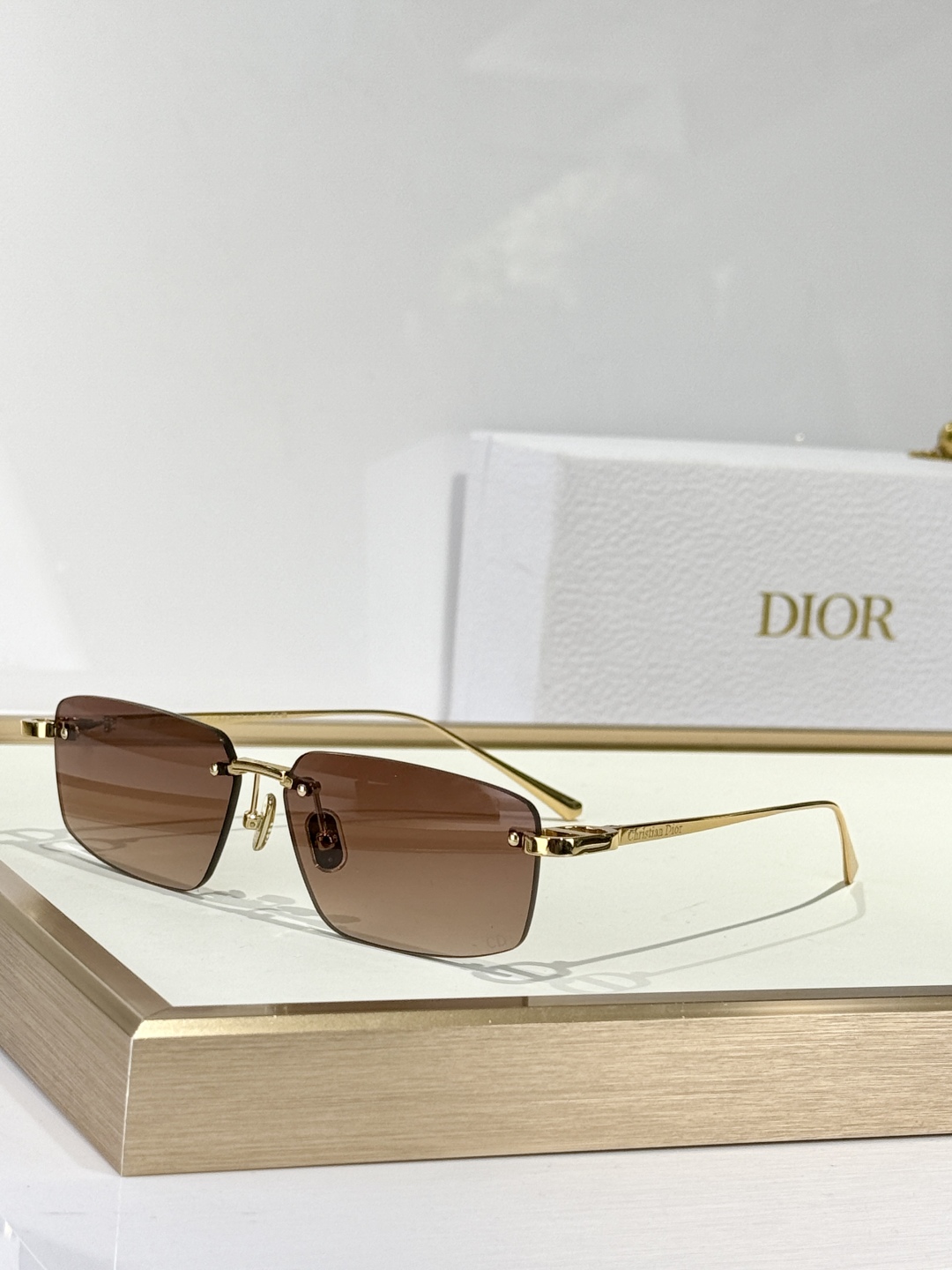  DIOR
CDiorS4U
Size：59口14 135
