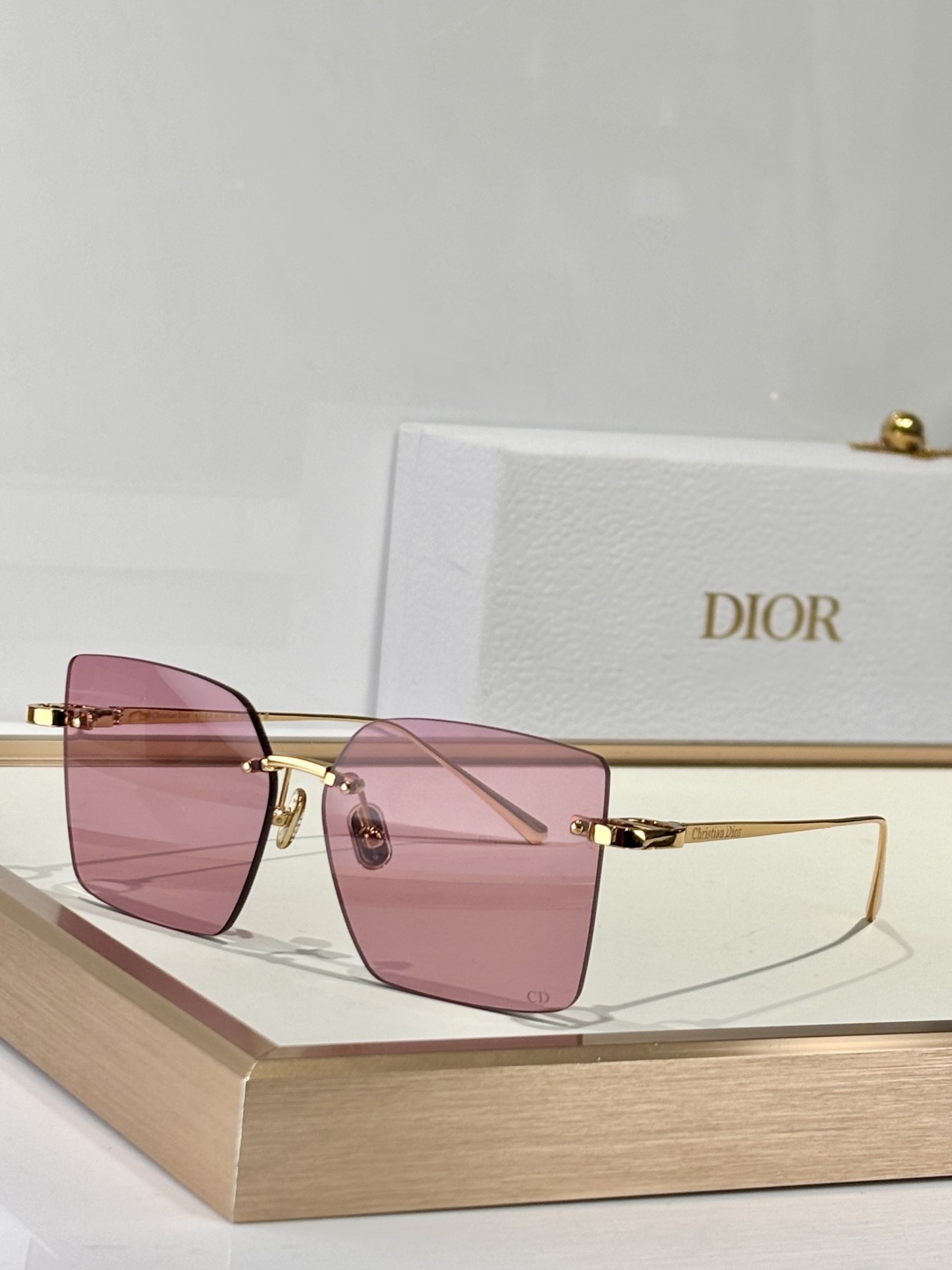  DIOR
CDiorS3U
Size：58口15 135
