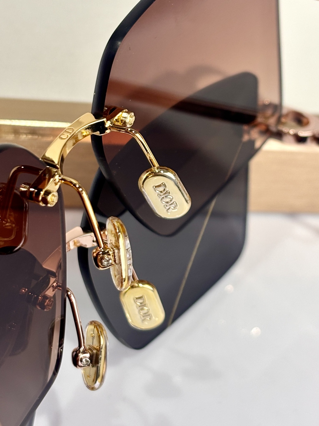  DIOR
CDiorS3U
Size：58口15 135
