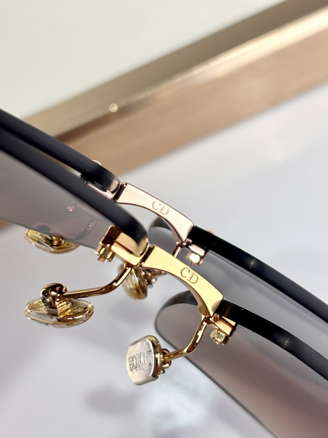  DIOR
CDiorS3U
Size：58口15 135
