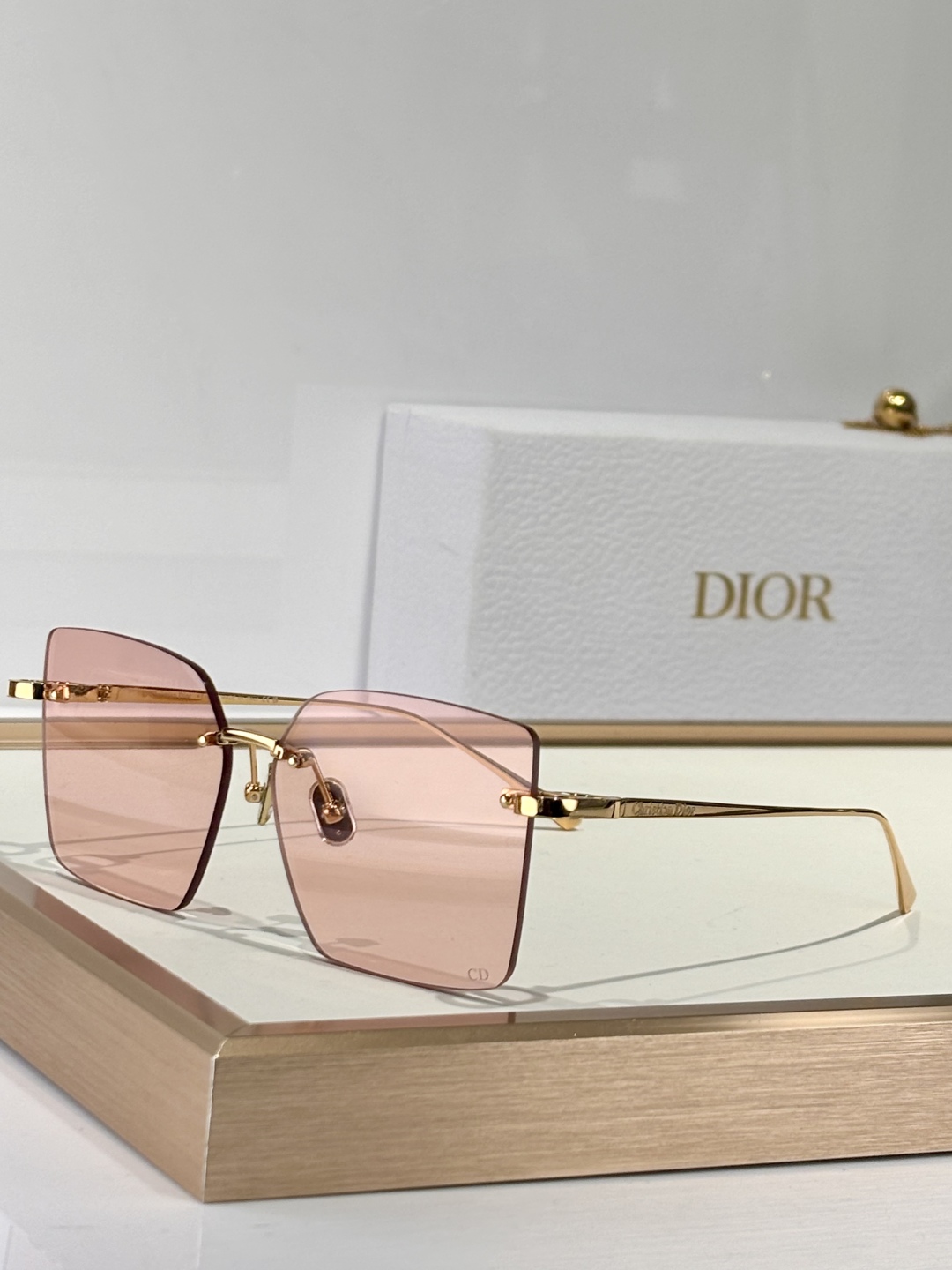  DIOR
CDiorS3U
Size：58口15 135
