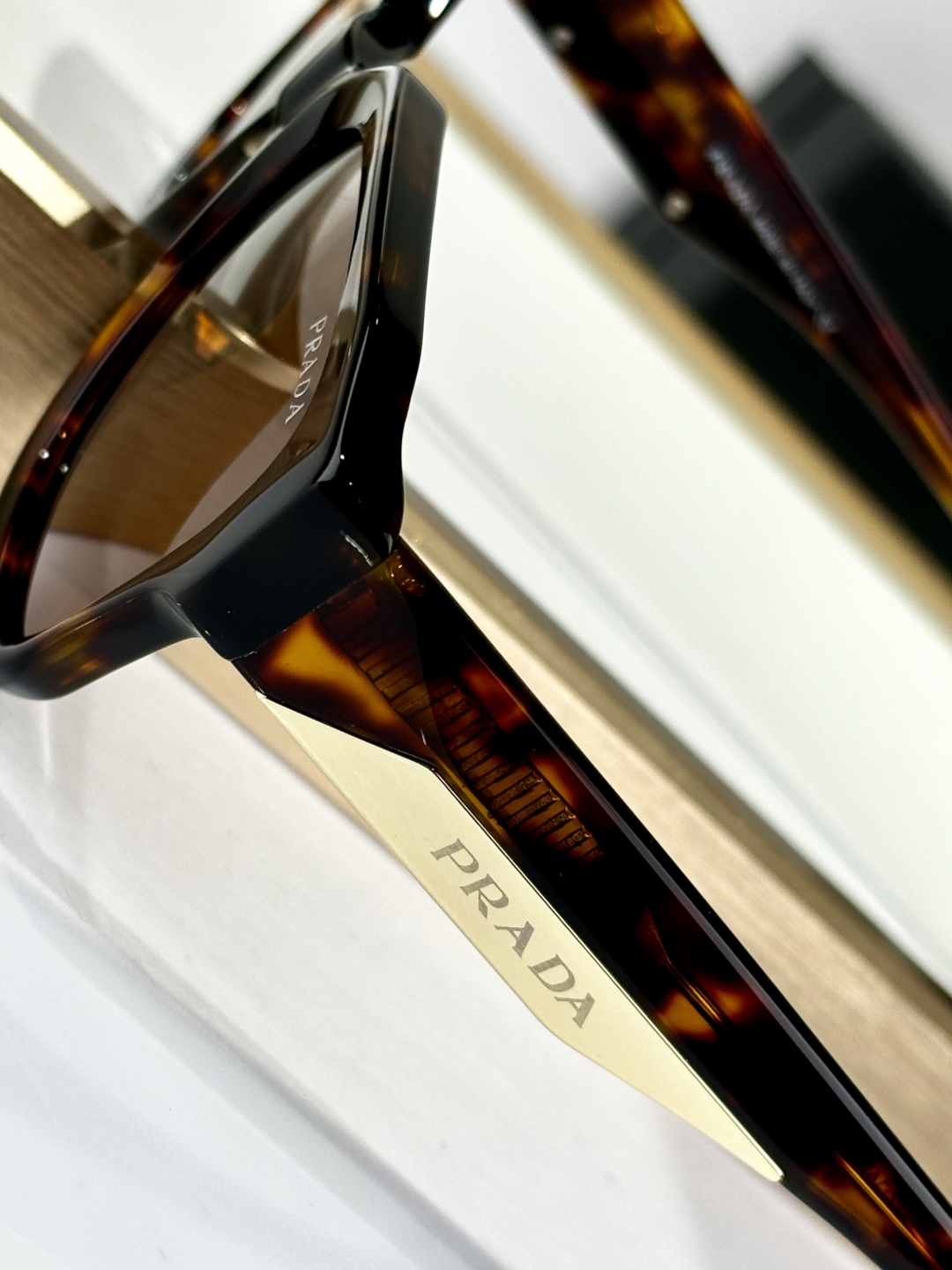  PRADA
MOD：PRA81-S
Size：59口17-145
