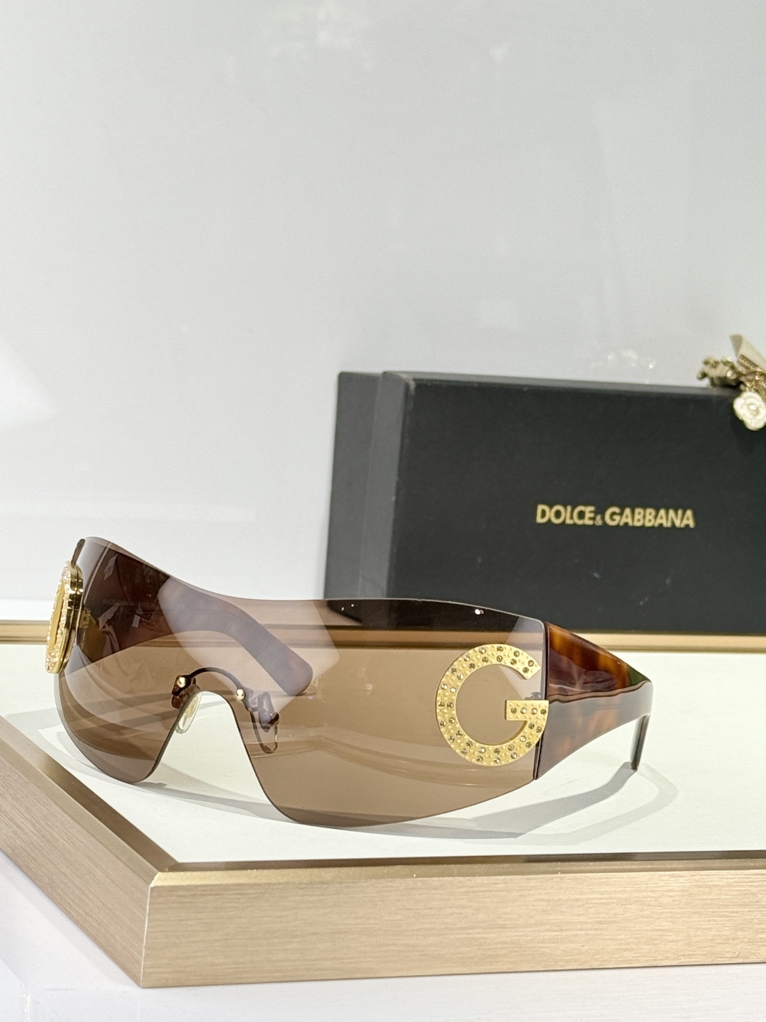  DOLCE & GABBAN*
MODEL：DG2298B
SIZE141口0-115
