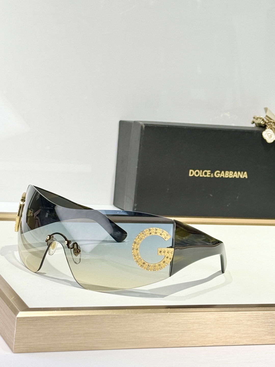  DOLCE & GABBAN*
MODEL：DG2298B
SIZE141口0-115
