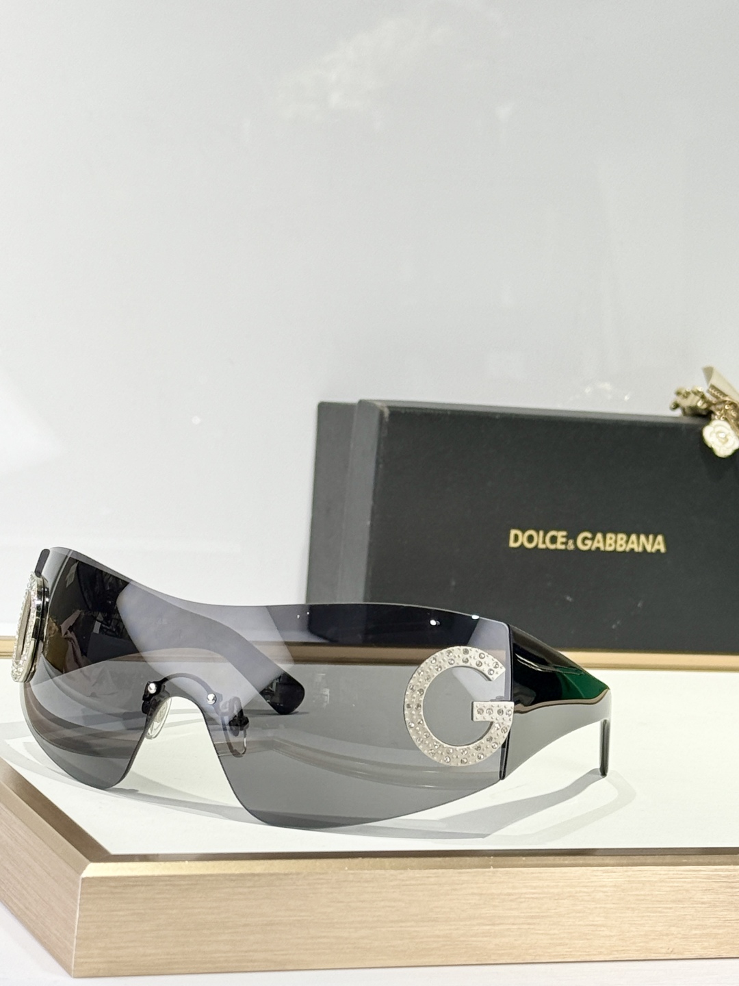  DOLCE & GABBAN*
MODEL：DG2298B
SIZE141口0-115
