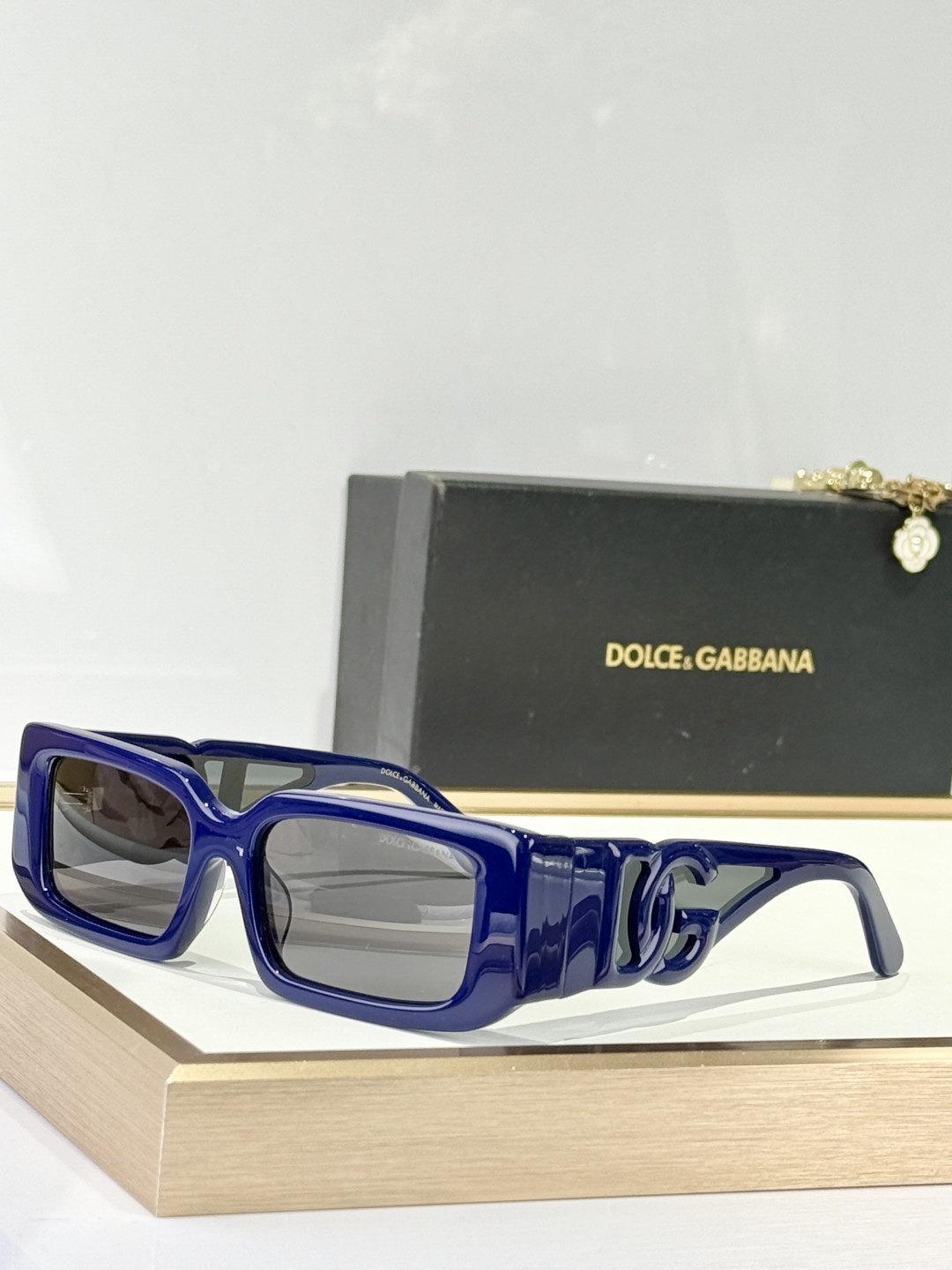 DOLCE & GABBAN*
MODEL：DG6197
SIZE53口17-145
