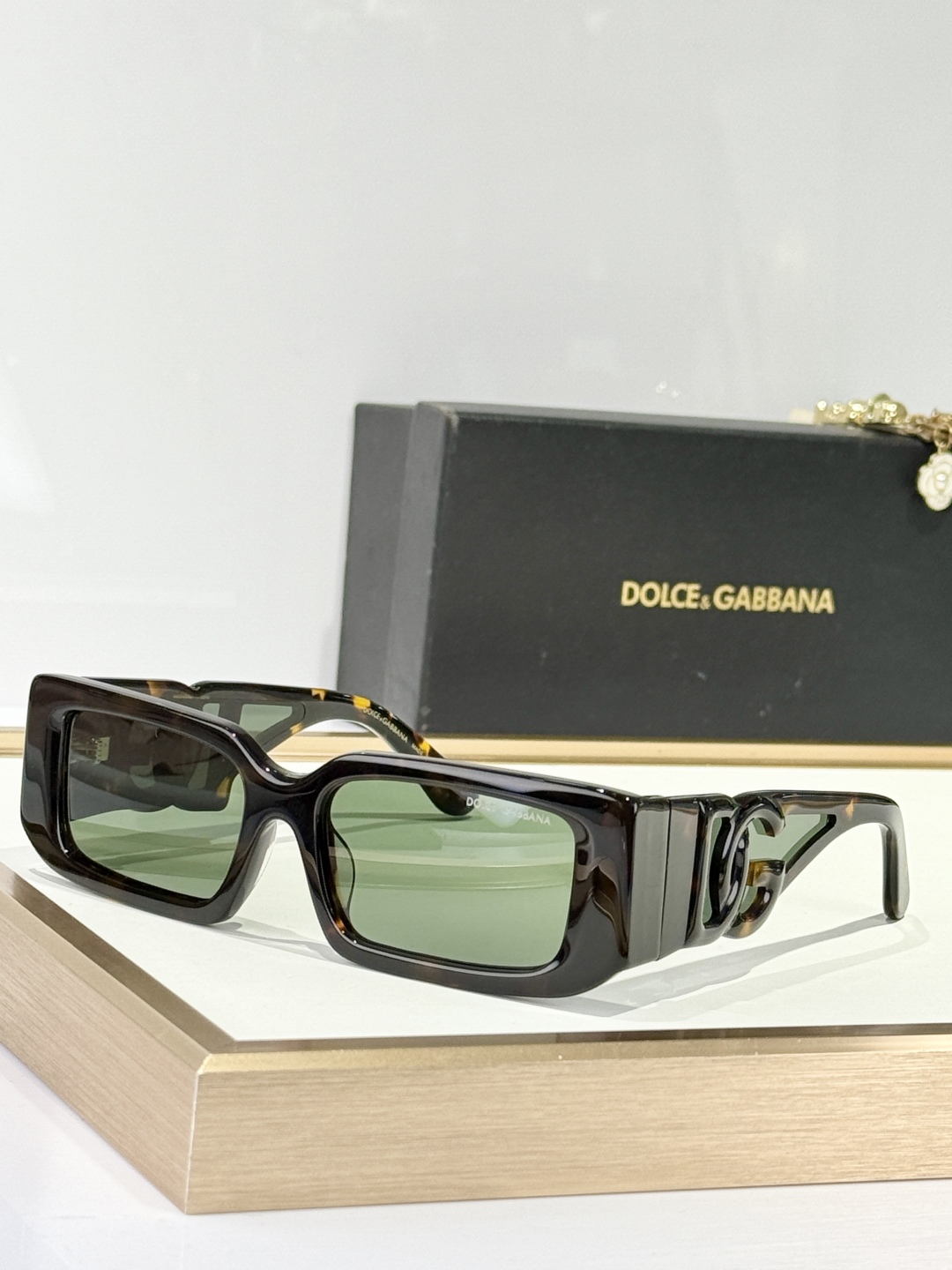  DOLCE & GABBAN*
MODEL：DG6197
SIZE53口17-145
