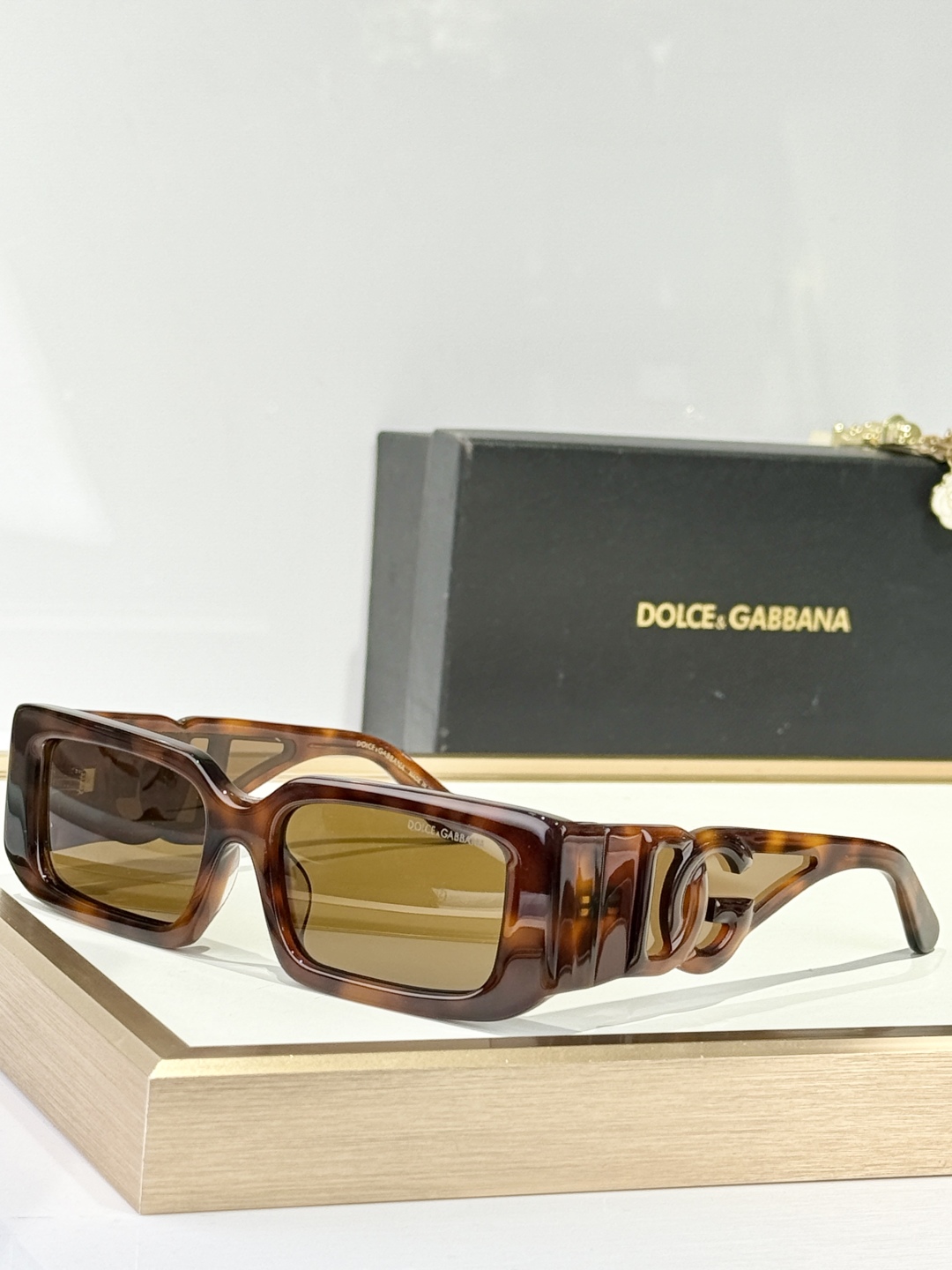  DOLCE & GABBAN*
MODEL：DG6197
SIZE53口17-145
