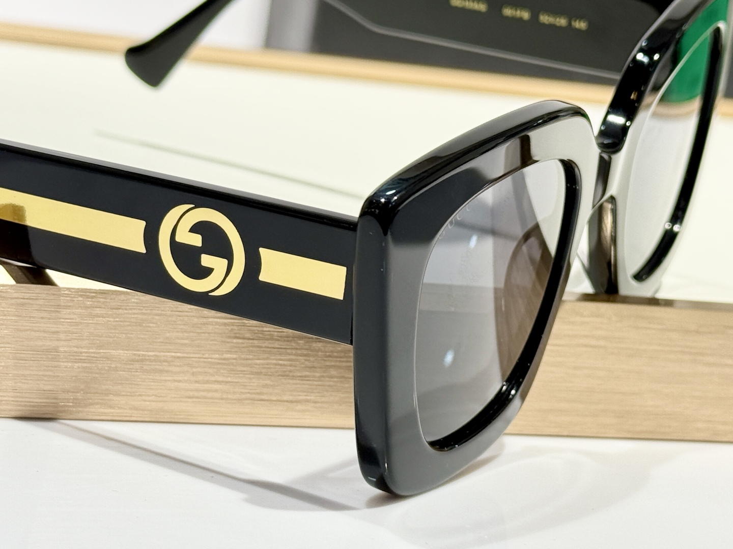  GUCC*
MODEL：GG1556S
SIZE：52口25-145
