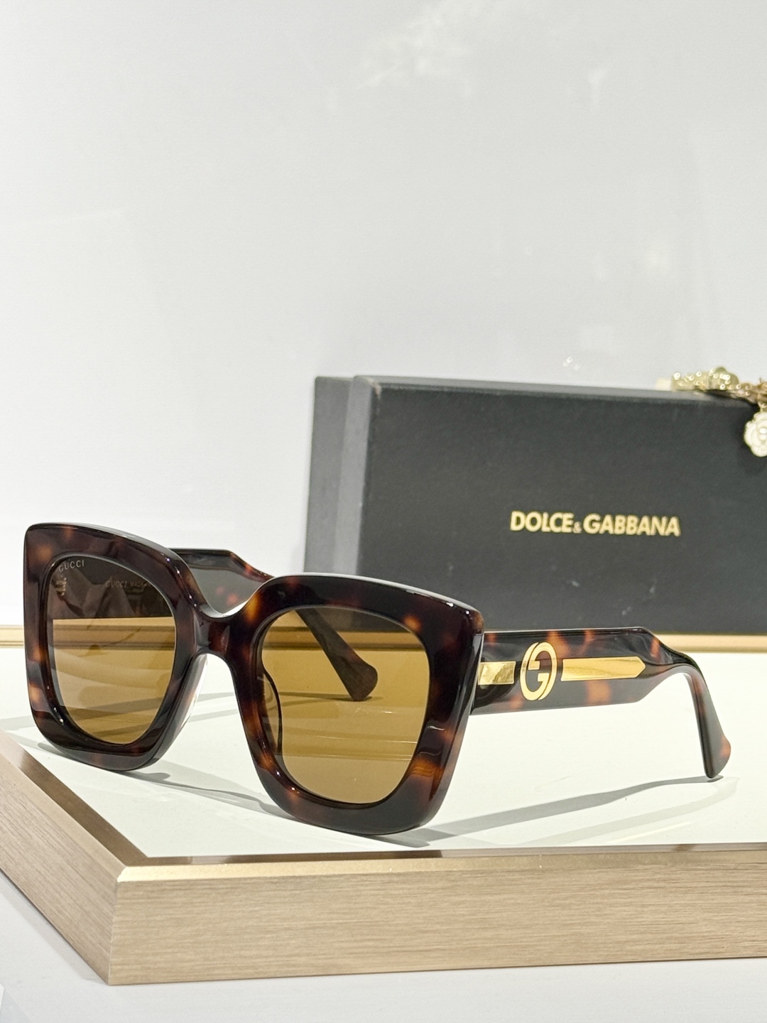  GUCC*
MODEL：GG1556S
SIZE：52口25-145
